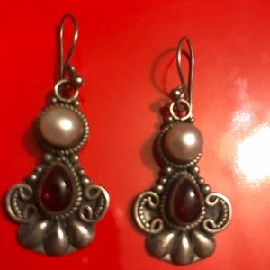Gorgeous Sterling Silver 925 Pearl/Garnet Earings